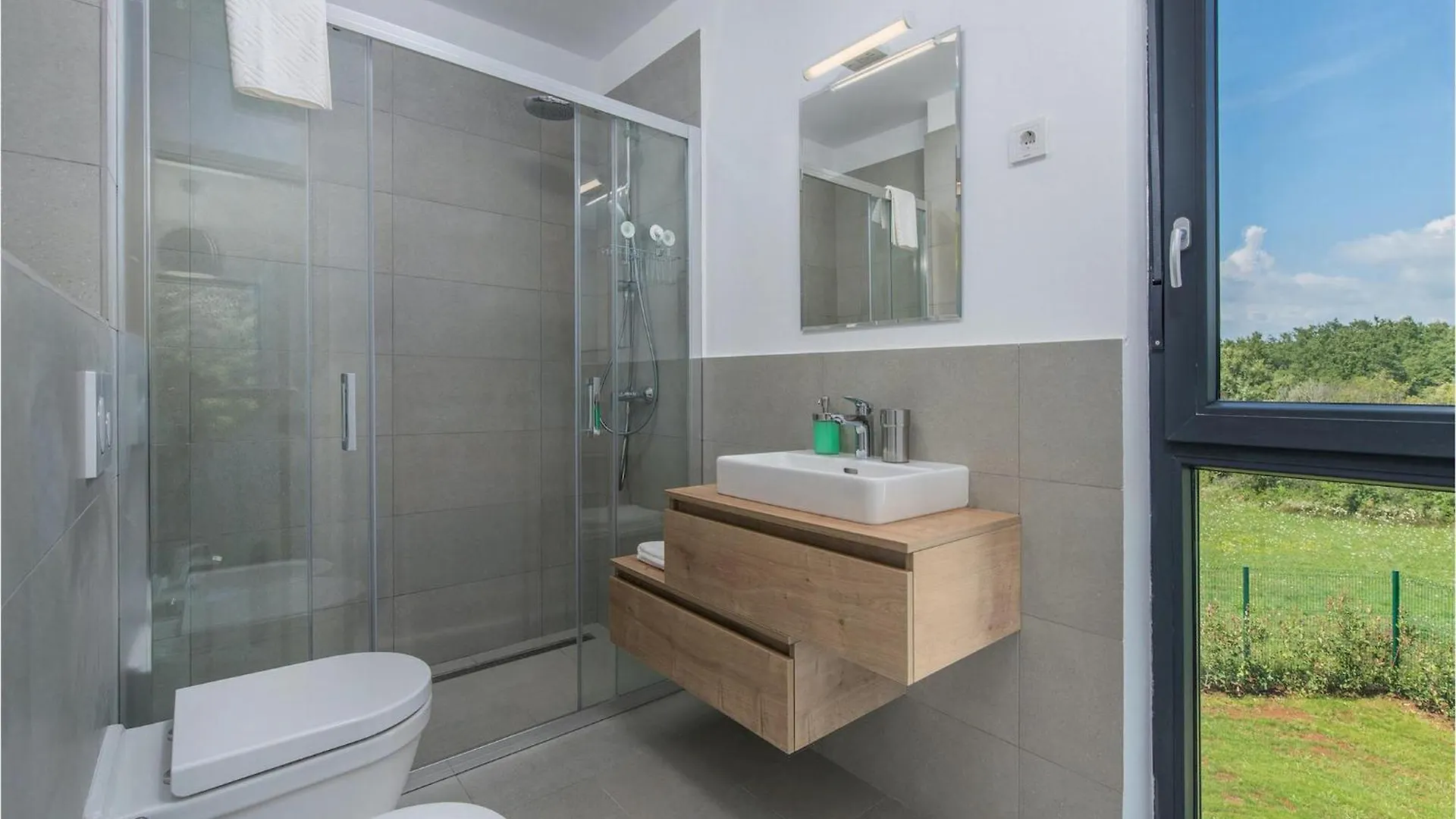 Villa Caeli Petehi 0*,